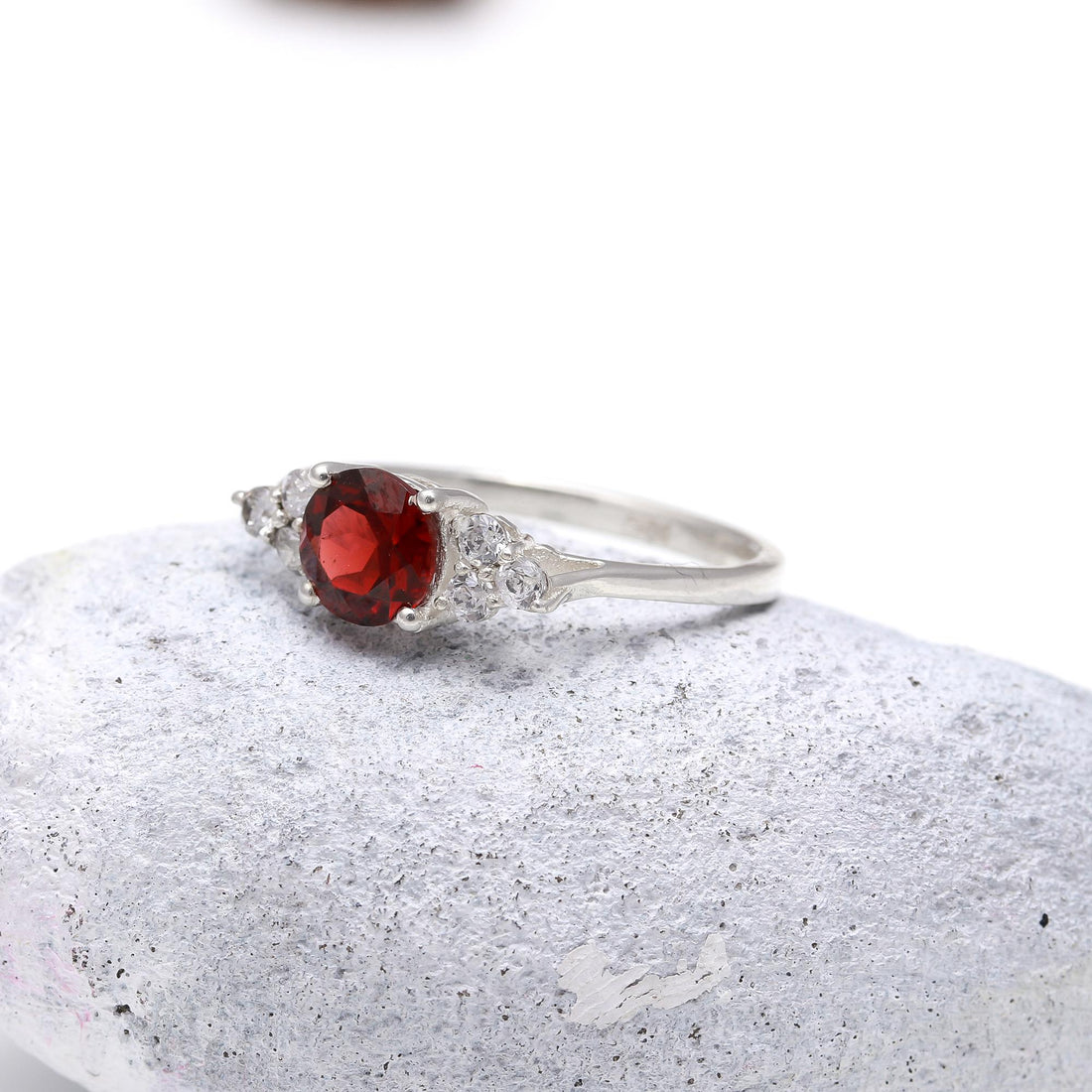 Glowing Elegance: Natural Garnet and Sterling Silver Ring